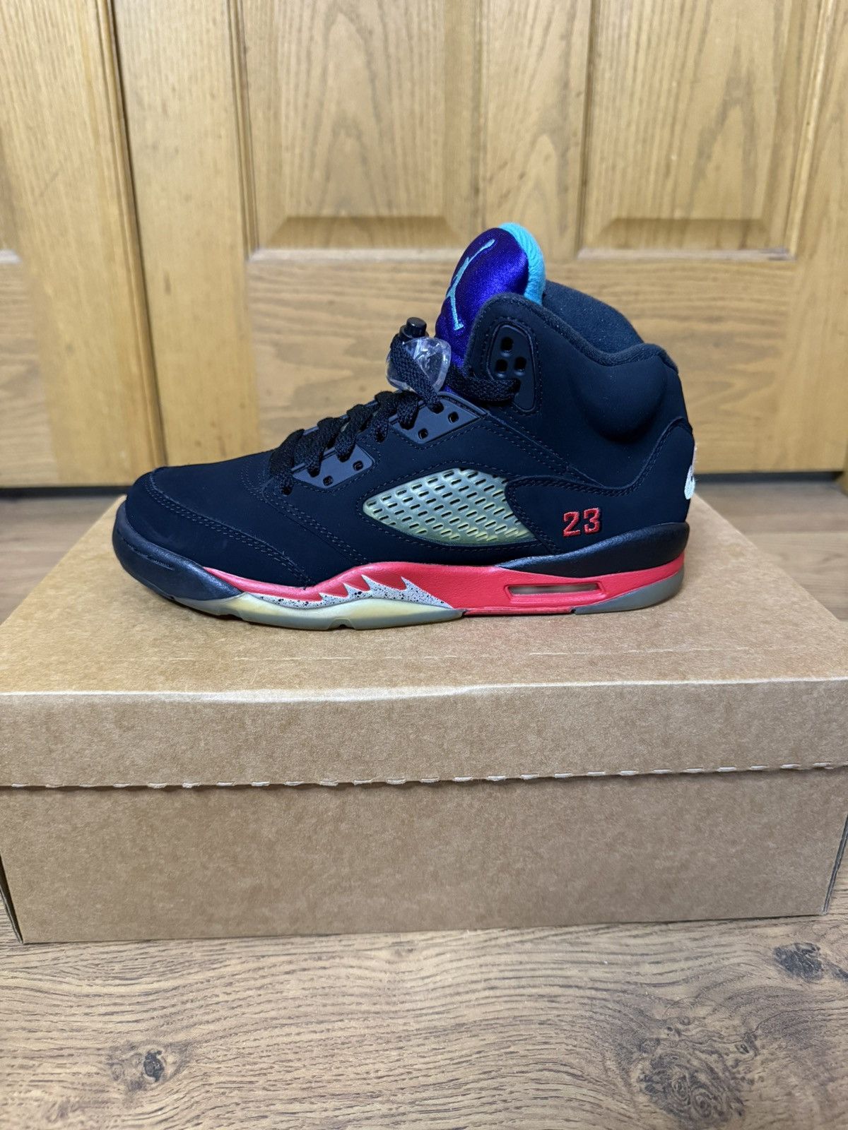Jordan Brand Air Jordan 5 “Top 3” Size 5.5y Size US 5.5 / EU 38 - 1 Thumbnail