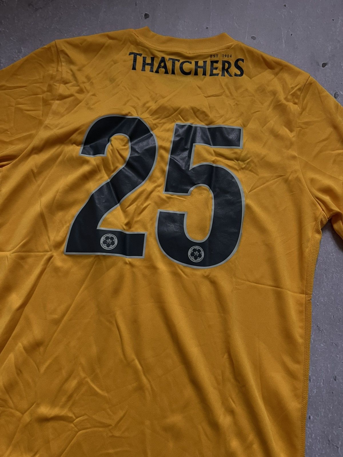 Nike Torquay United 2019-20 Nike t-shirt football jersey sz M #25 Size US M / EU 48-50 / 2 - 6 Thumbnail