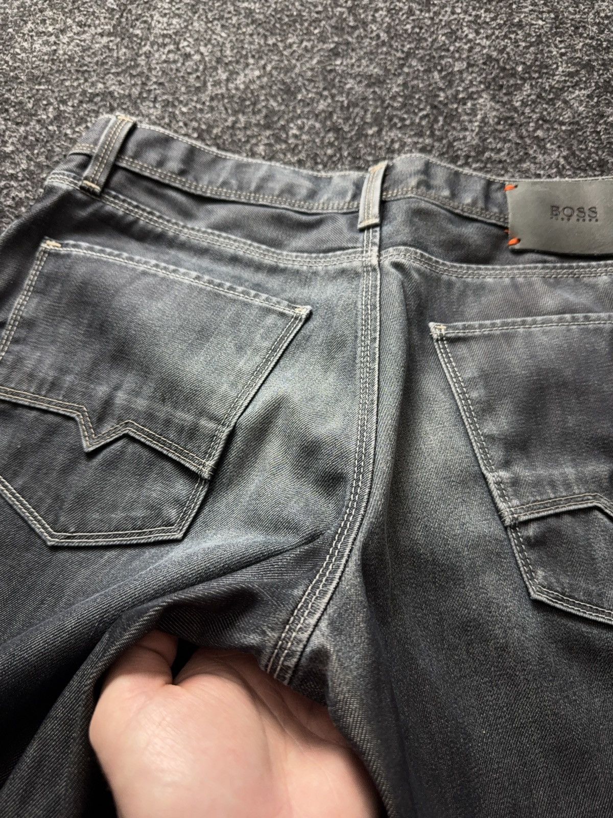 Hugo Boss Avant Garde 00s Vntg Hugo Boss Black Denim Jeans Regular Fit Size US 34 / EU 50 - 18 Thumbnail