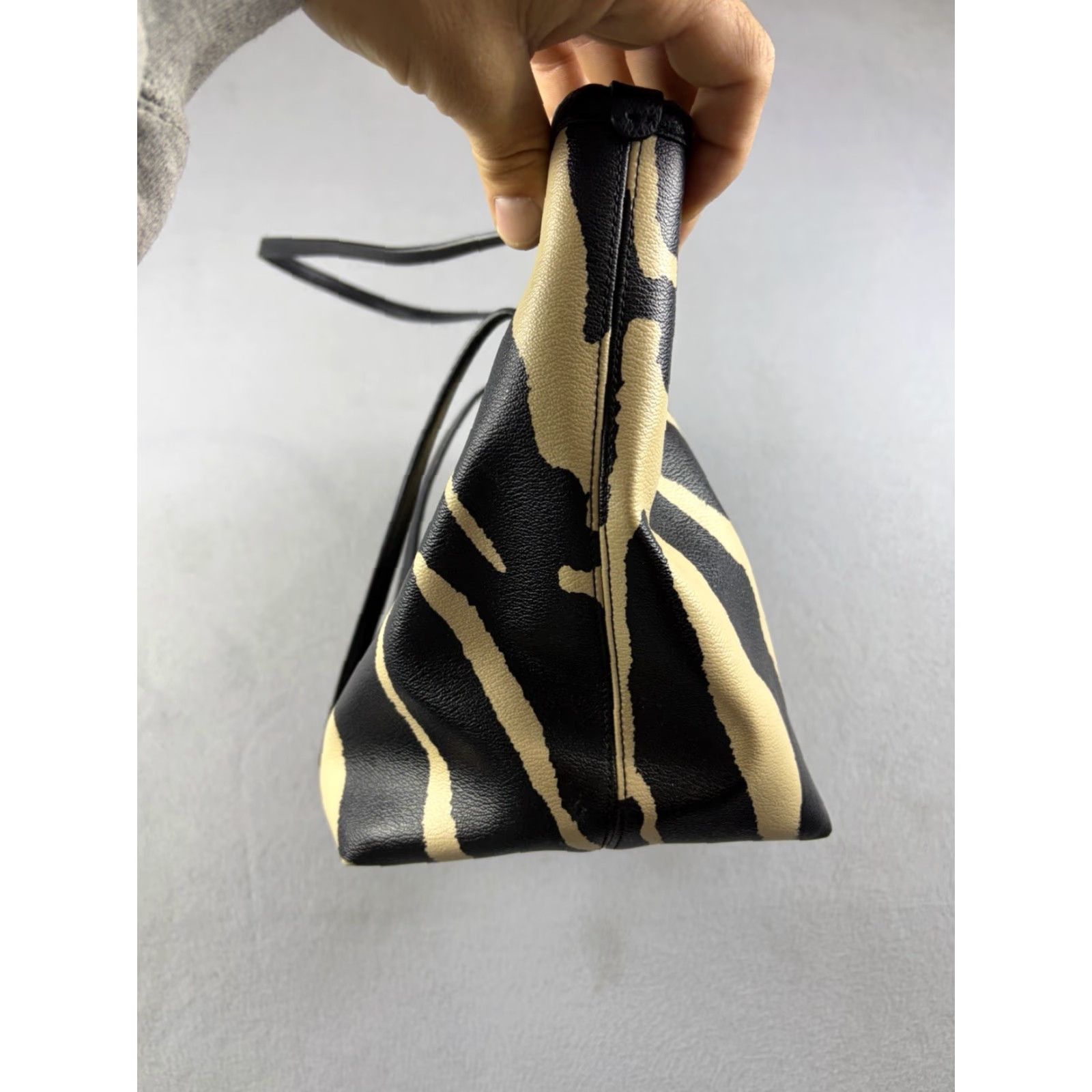 Coach Coach Tote Bag Purse Zebra Print White Leather Women’s Tote White Zebra Print Women’s Leather Coach Bag Holder? Size ONE SIZE - 4 Thumbnail