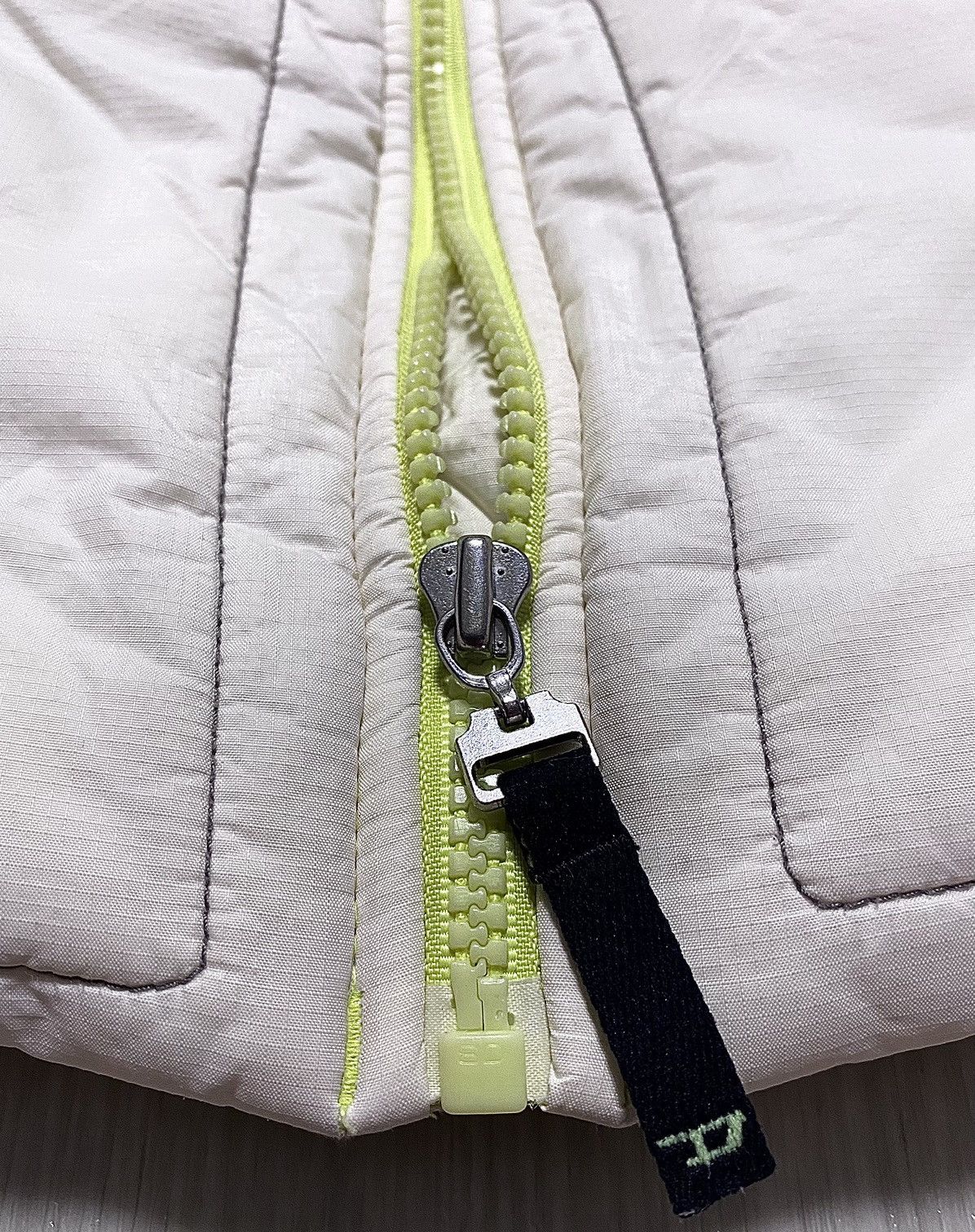 Diesel Women’s Diesel Gorpcore Techwear Vintage White Nylon Vest Size XS / US 0-2 / IT 36-38 - 13 Thumbnail