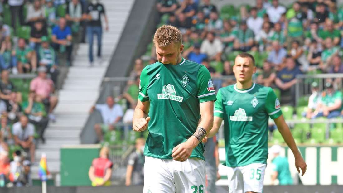 Umbro Werder Bremen 2021-2022 Home Soccer Jersey Football Kit Size US XL / EU 56 / 4 - 2 Thumbnail