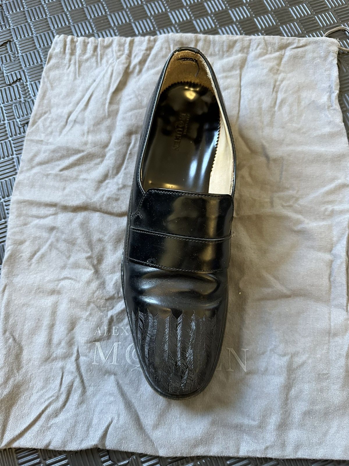 Alexander McQueen Black feather etched Alexander McQueen loafers Size US 9 / EU 42 - 8 Thumbnail