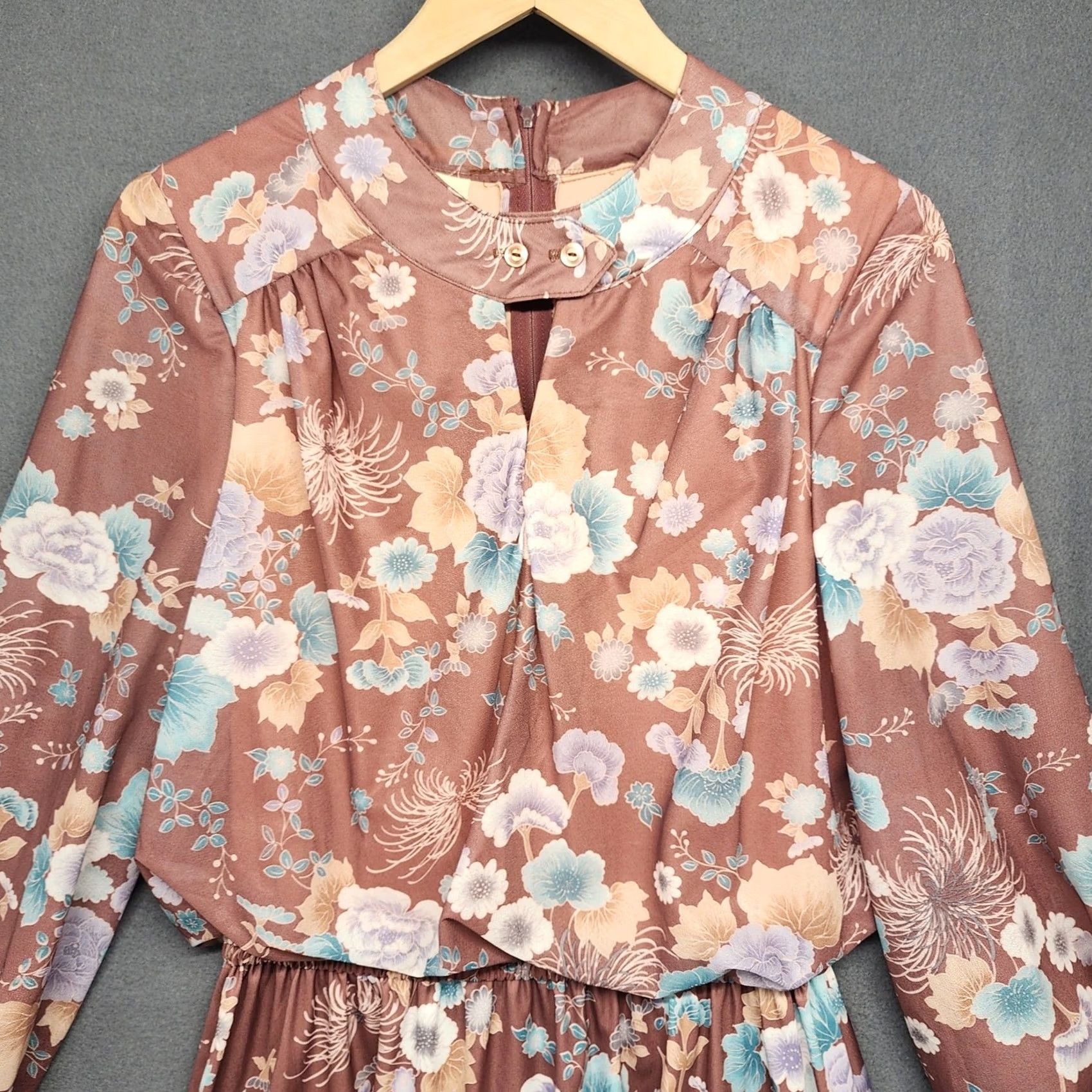 Vintage VINTAGE Womens Dress Brown Floral Blouson Zip Back 80s Midi Dress Womens Small/Mid 28" Waist Brown Floral Blouson 80s Midi Mens/Womens Size 4XL / US 24-26 - 7 Thumbnail