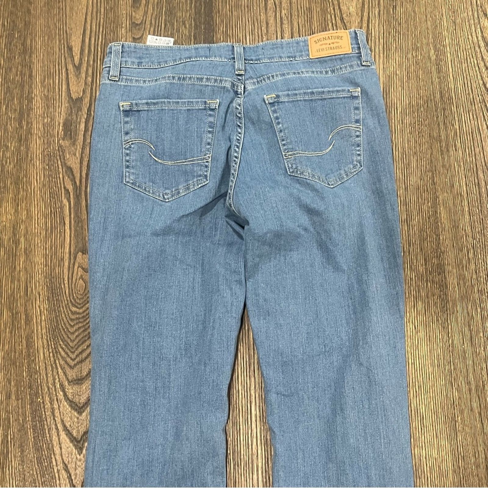 Levi's Levis Jeans Mid Rise Capris Boyfriend Distressed Denim Size 30" / US 8 / IT 44 - 12 Thumbnail