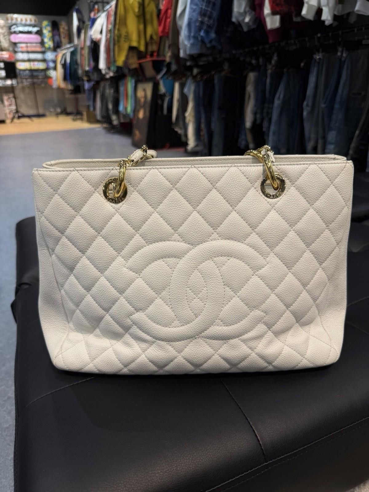 Chanel CHANEL CAVIAR QUILTED LARGE SHOPPING TOTE SHOULDER BAG WHITE Size ONE SIZE - 4 Thumbnail
