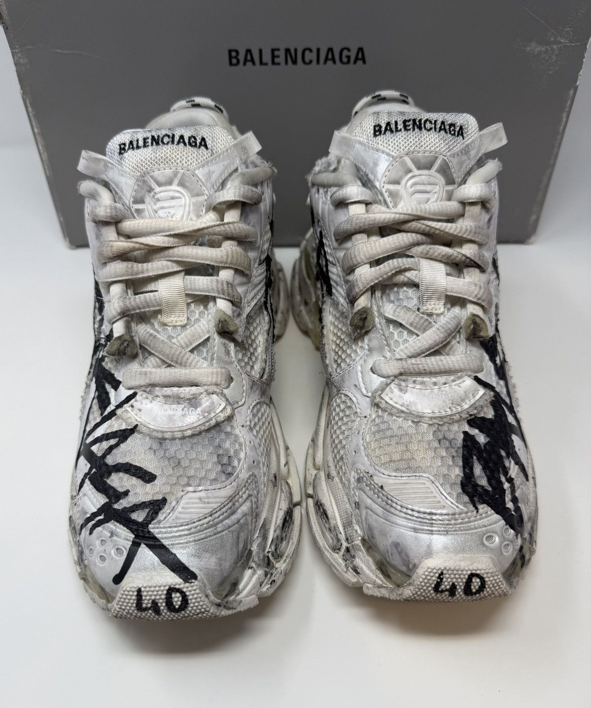 Balenciaga Balenciaga Runner Graffiti Sneaker White Size US 7 / EU 40 - 2 Thumbnail
