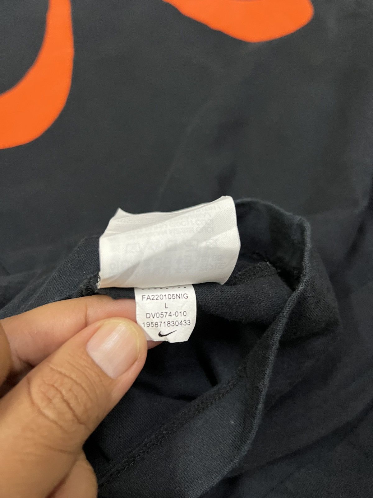 Nike Nike Orange Swoosh Black T-shirt Size US S / EU 44-46 / 1 - 8 Thumbnail