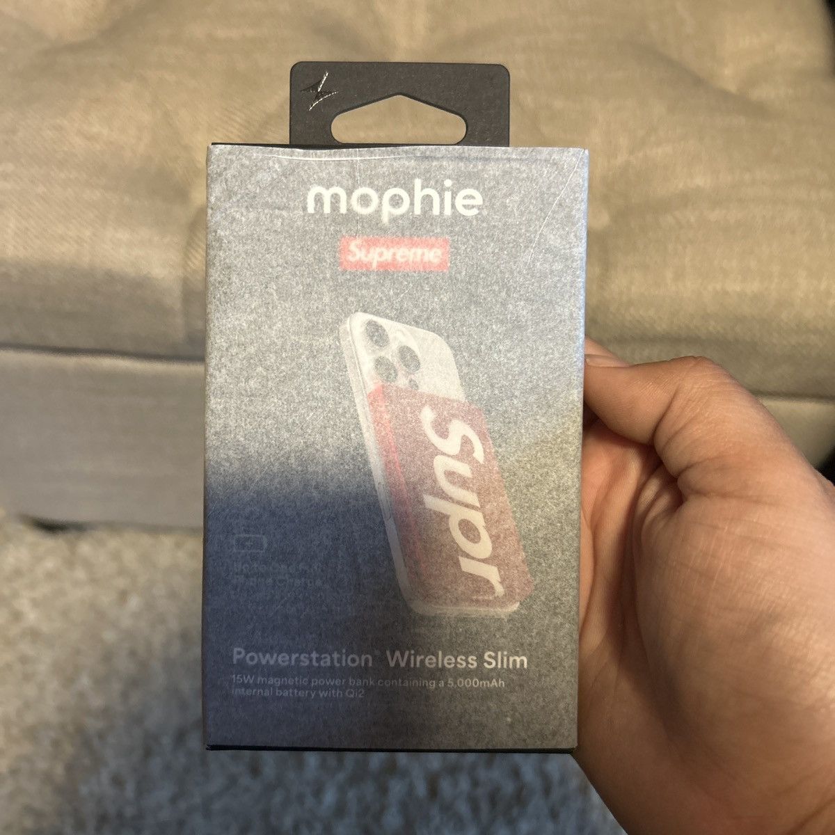 Supreme X Mophie Qi2 Powerstation - www.toraproject.jp
