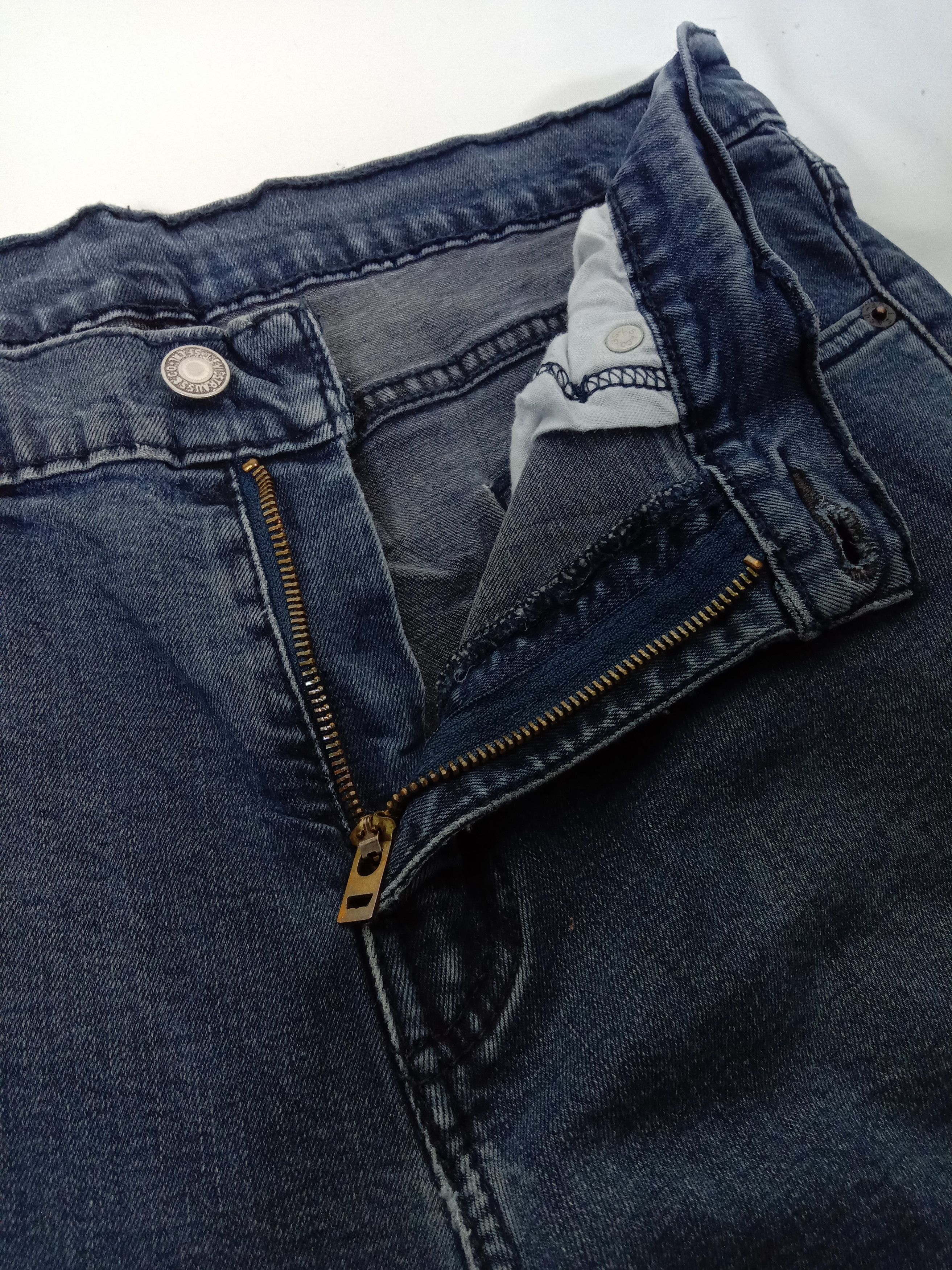 Levi's Vintage Levi's 511 Slim Jeans Dark Blue Denim Size US 31 - 9 Thumbnail