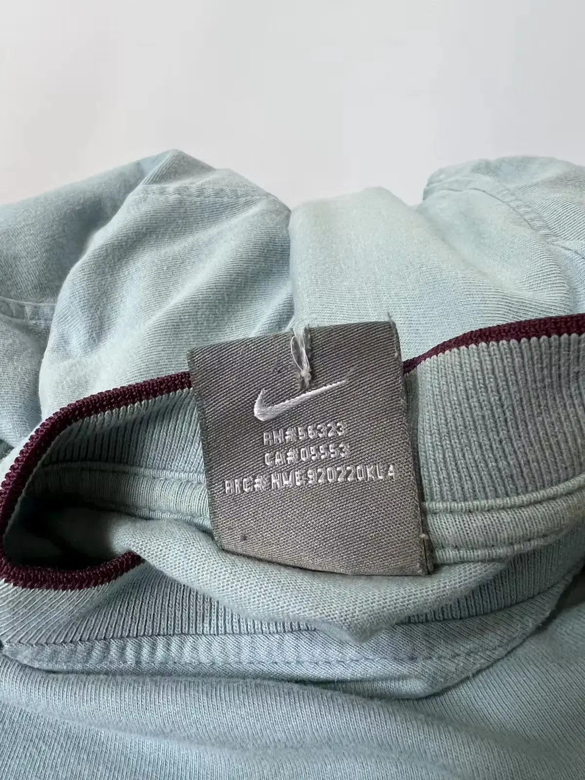 Nike × Vintage Vintage Nike embroidered small logo tee Size US L / EU 52-54 / 3 - 4 Thumbnail