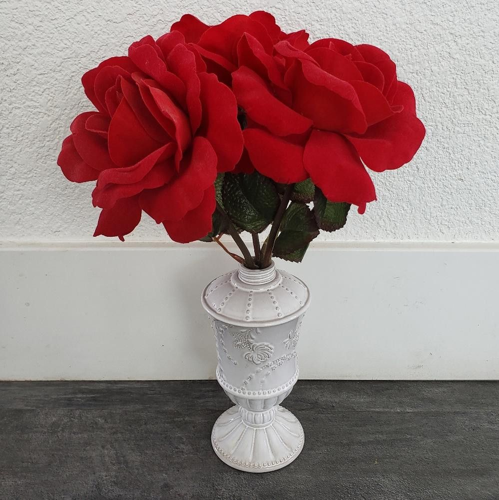 Designer White Rose Victorian Vase Decor Size ONE SIZE - 1 Thumbnail