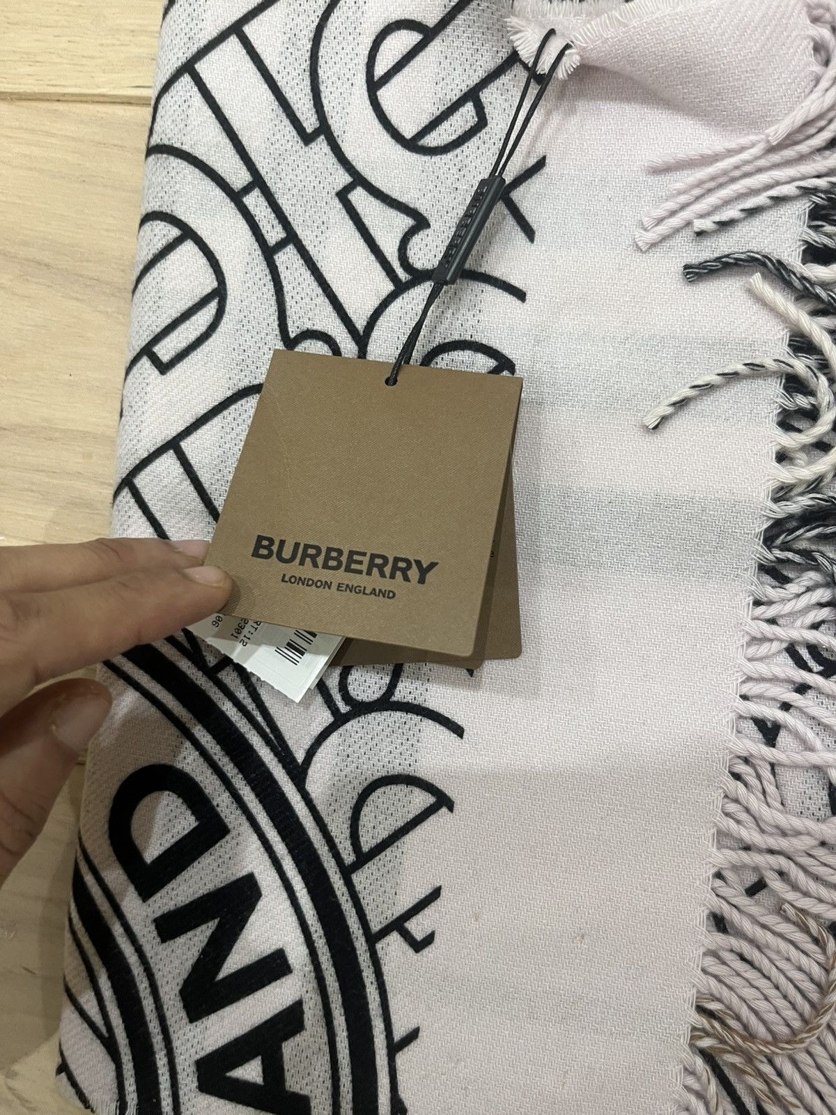 Burberry Burberry Giant Check Circular Print Cashmere Scarf Size ONE SIZE - 7 Thumbnail