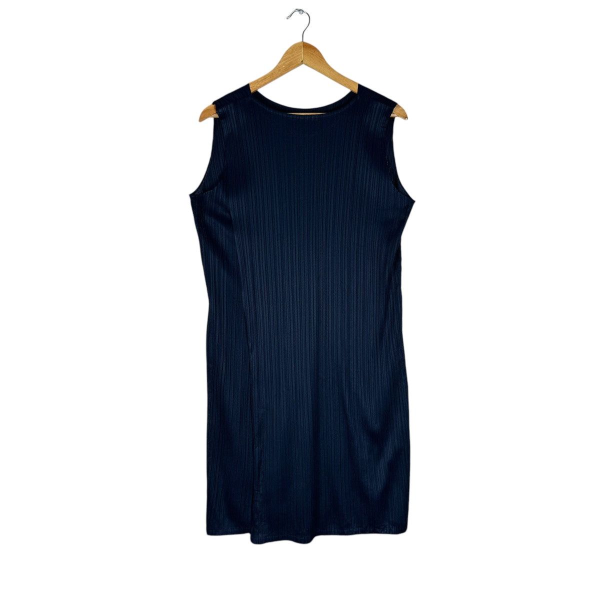 Issey Miyake × Pleats Please Issey Miyake ☀️ISSEY MIYAKE IS PLEATS TANK TOP SLEEVELESS Size L / US 10 / IT 46 - 2 Thumbnail