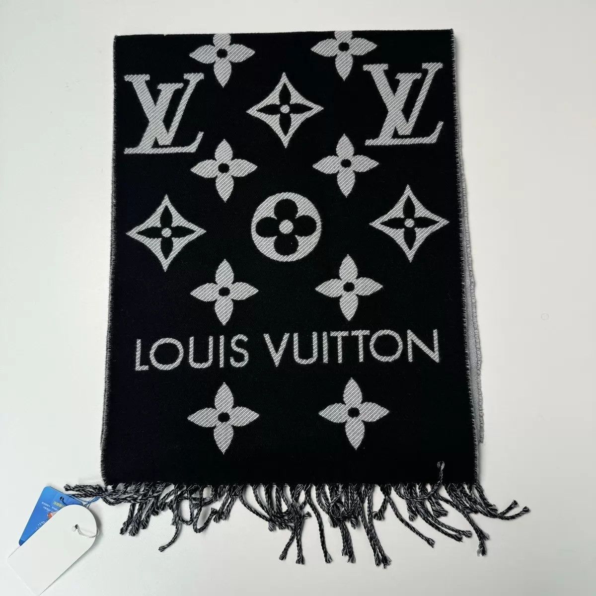 Louis Vuitton LV 97 New Black Gray All-Over Logo Wool Scarf Size ONE SIZE - 9 Thumbnail