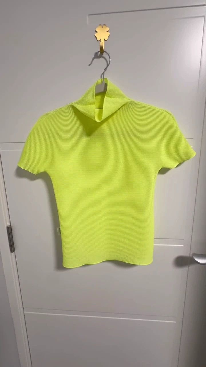 Issey Miyake issey miyake size:one size Green short-sleeved shirt Size XXS / US 00 / IT 34 - 1 Thumbnail