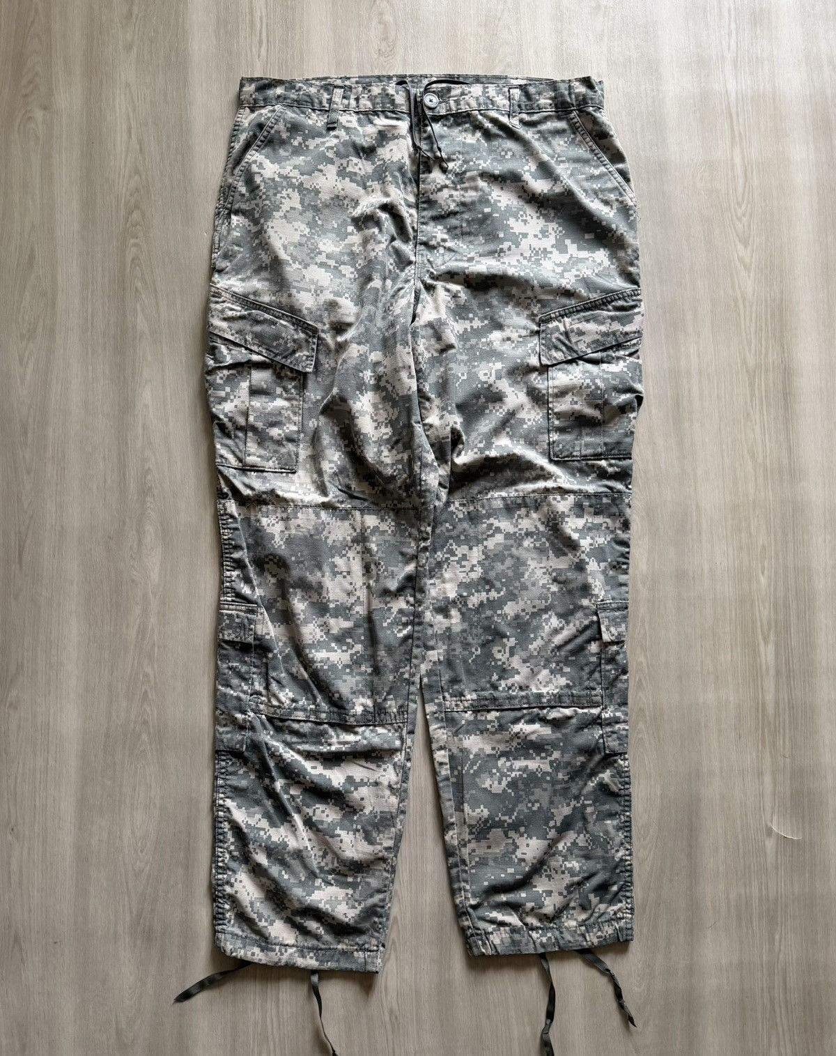 Vintage Vtg Y2K Digital Camo Military Cargo Pants Size Large Long Size US 35 - 1 Thumbnail