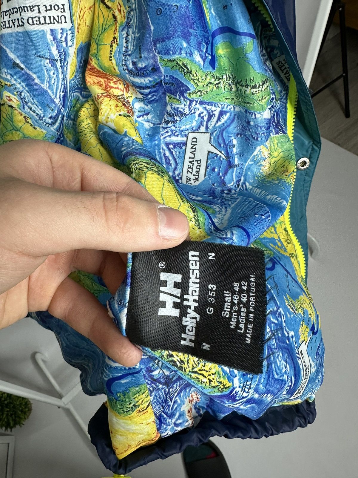 Helly Hansen Helly Hansen Vintage Size US M / EU 48-50 / 2 - 4 Thumbnail