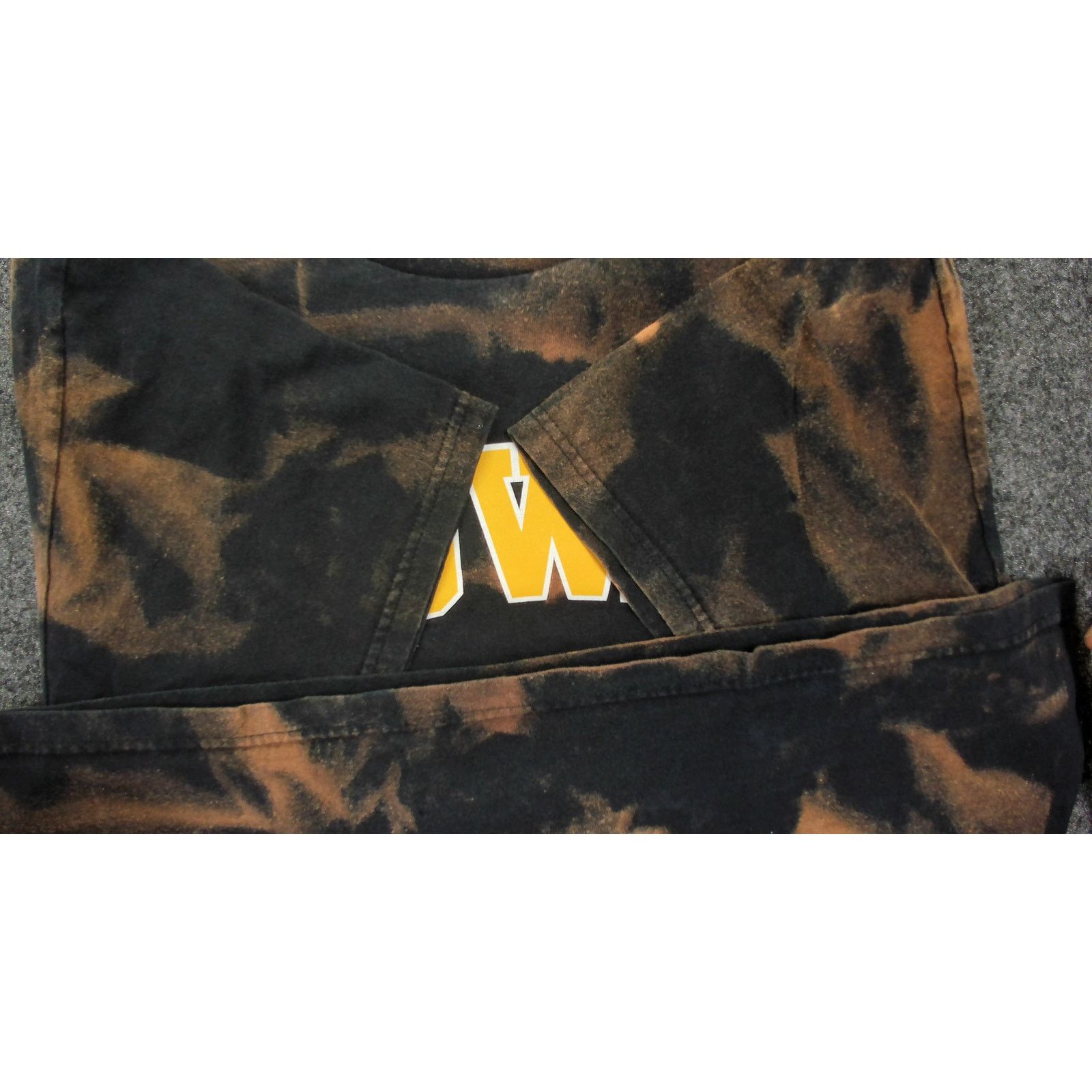 Nike Nike Custom Bleach Tie-Dye Center Swoosh Iowa Tee M Size US M / EU 48-50 / 2 - 7 Thumbnail