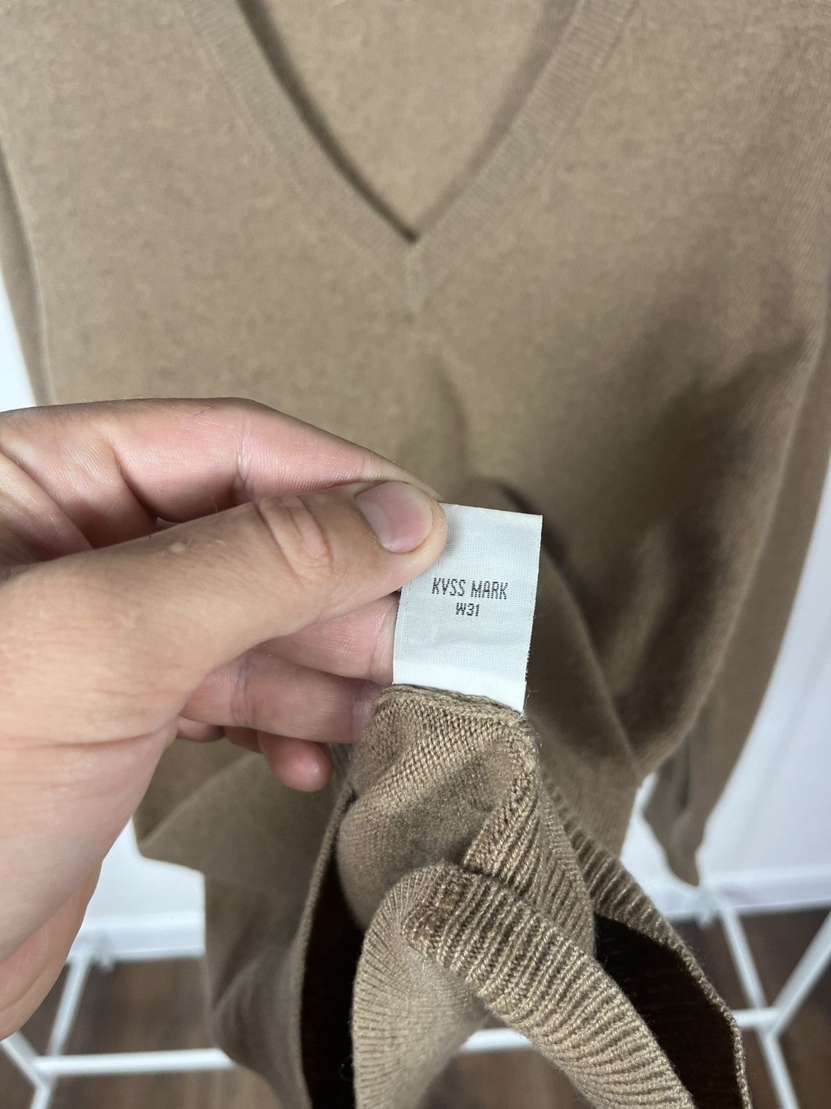 Other Women’s Eric Bompard 100% Cashmere V-Neck Sweater Size S Size S / US 4 / IT 40 - 7 Thumbnail