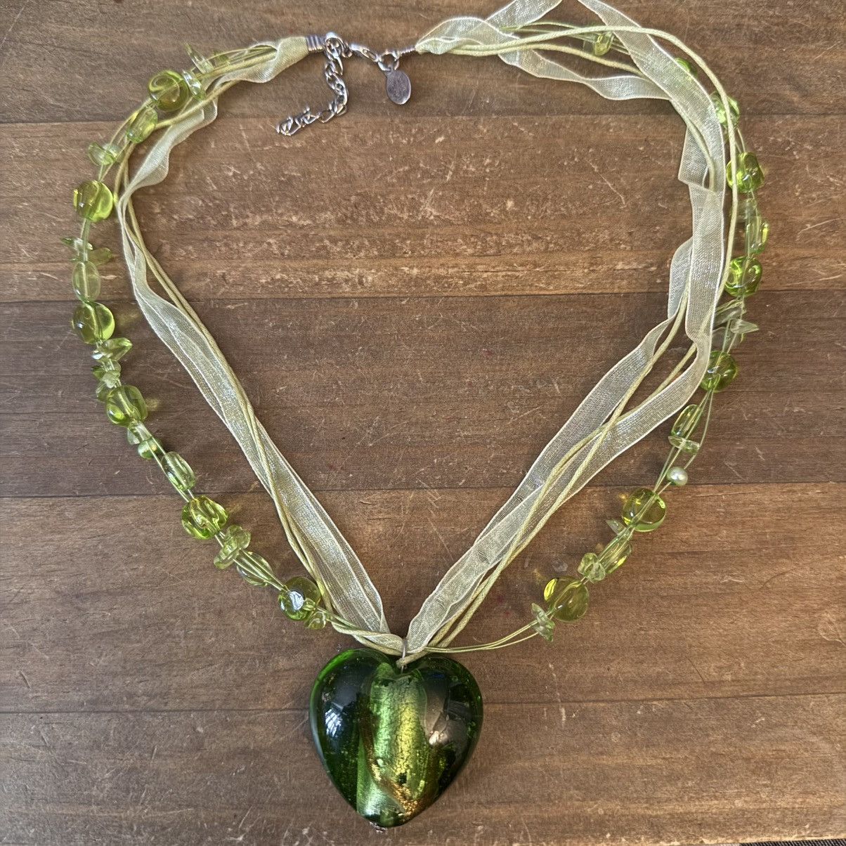 Other Laila Rowe green ribbon and glass bead heart pendant necklac Size ONE SIZE - 3 Thumbnail