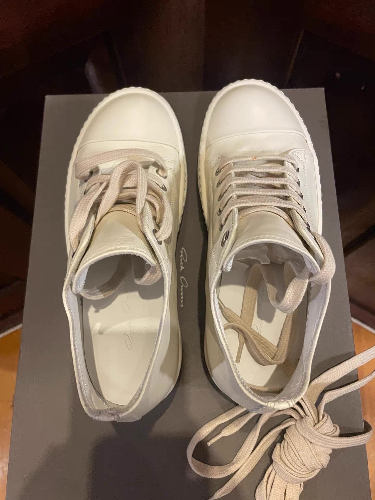 Rick Owens Rick Owens 18SS Women's White Low-top Calfskin Big Ｑ25 Size US 6 / IT 36 - 5 Thumbnail