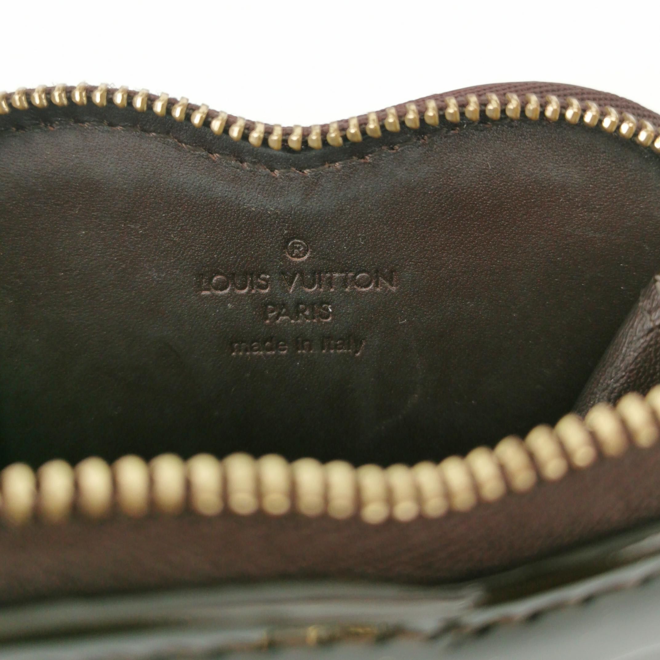 Louis Vuitton Louis Vuitton (LV) Patent leather monogram embossed heart s Size ONE SIZE - 4 Thumbnail