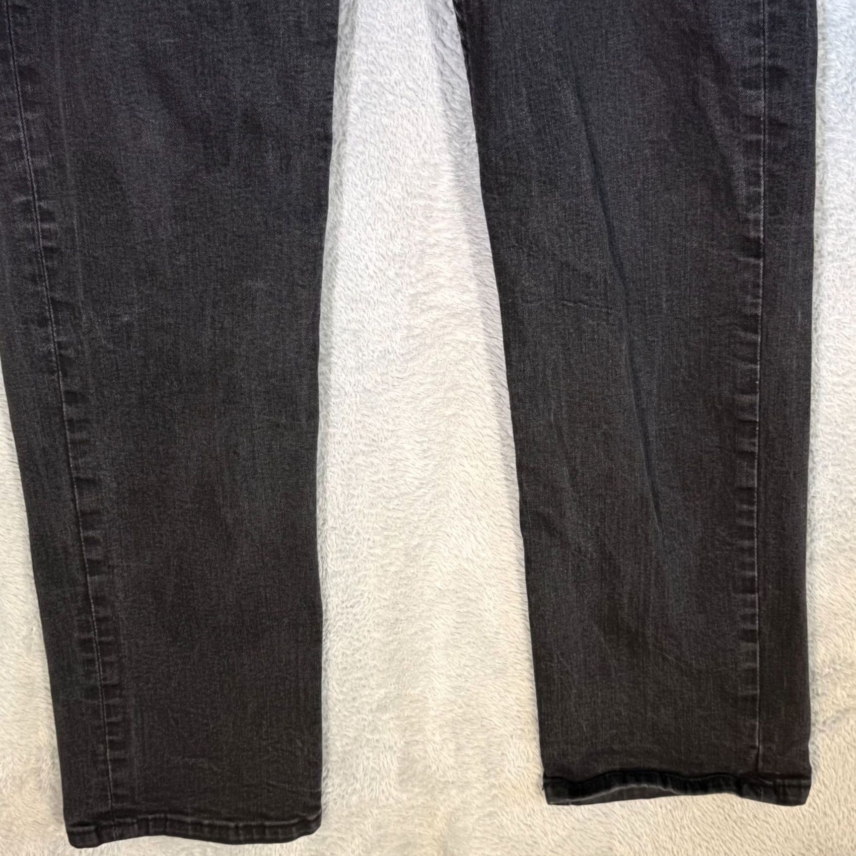 Levi's Levi’s 514 Men’s Jeans Black Denim Mid-Rise Straight Leg 33 x 30 Vintage No Size US 33 - 5 Thumbnail