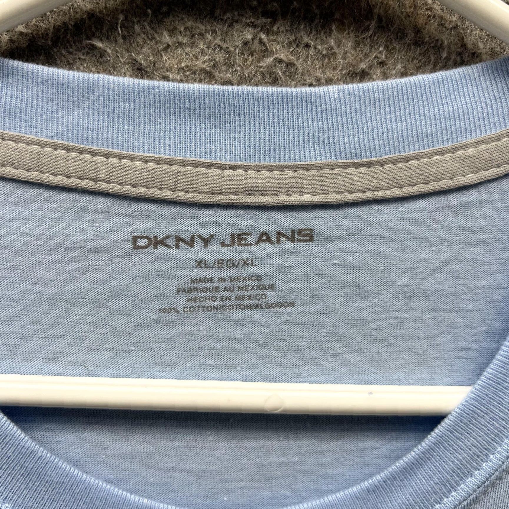 DKNY DKNY Jeans Shirt Mens XL Blue Abstract Graphic Tee Tagless Crew Neck Cotton Short Sleeve Graphic Print Mens XL Blue Abstract Graphic Tee Size US XL / EU 56 / 4 - 2 Thumbnail