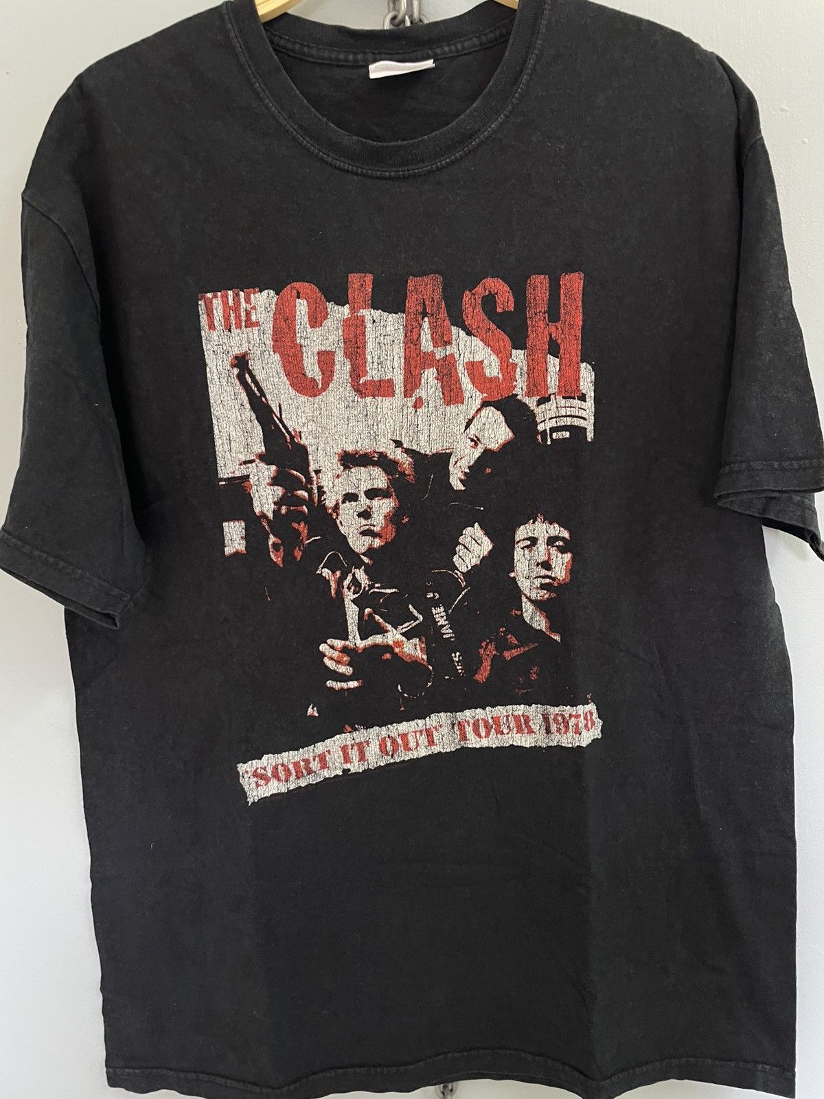 Band Tees Vintage Y2K The Clash punk band t shirt Size US L / EU 52-54 / 3 - 3 Thumbnail