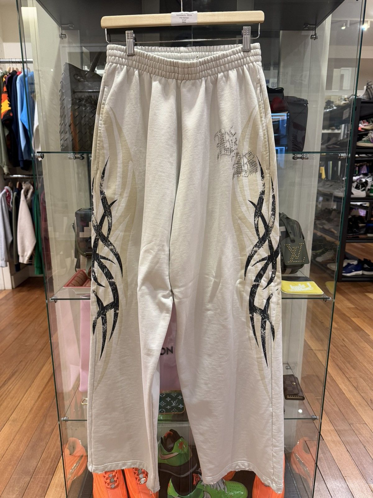 Balenciaga Balenciaga Baggy Tribal Sweatpants Size US 30 / EU 46 - 1 Thumbnail