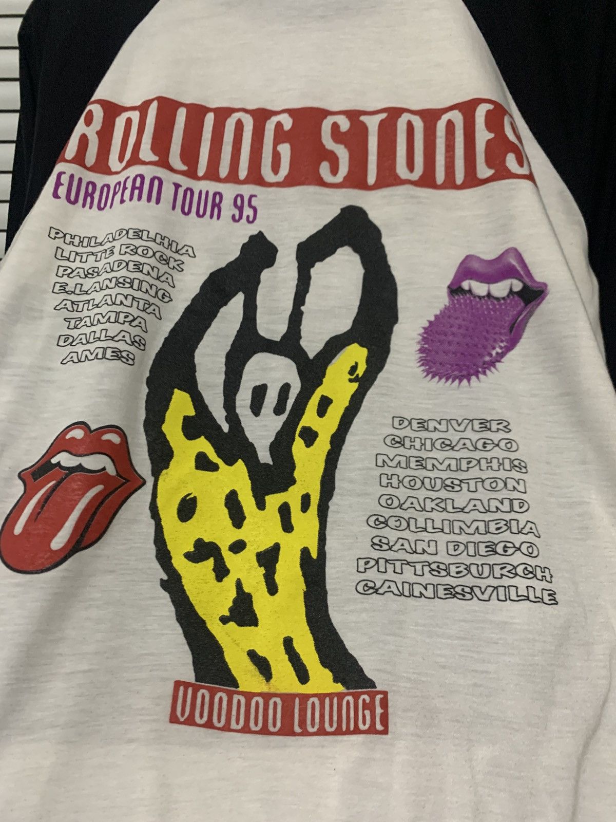 Vintage Vintage Rolling Stones Voodoo Lounge ’95 Tour 1978 Artwork Size US M / EU 48-50 / 2 - 6 Thumbnail