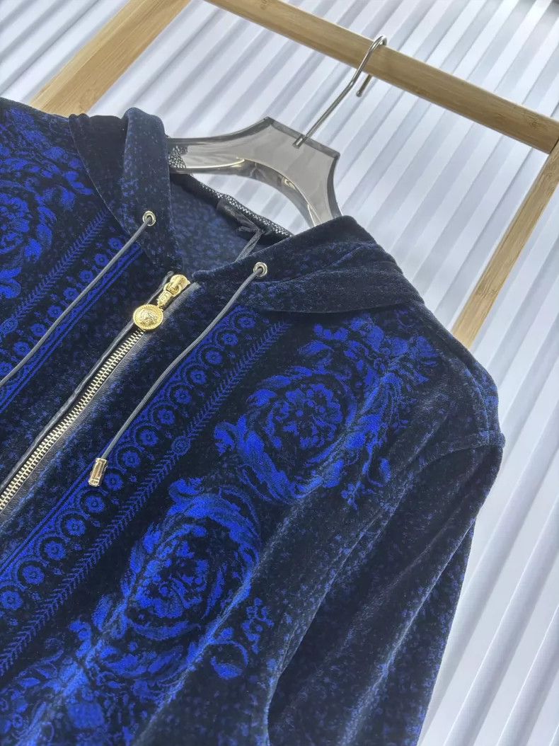 Versace Versace Velvet coat Size US S / EU 44-46 / 1 - 4 Thumbnail