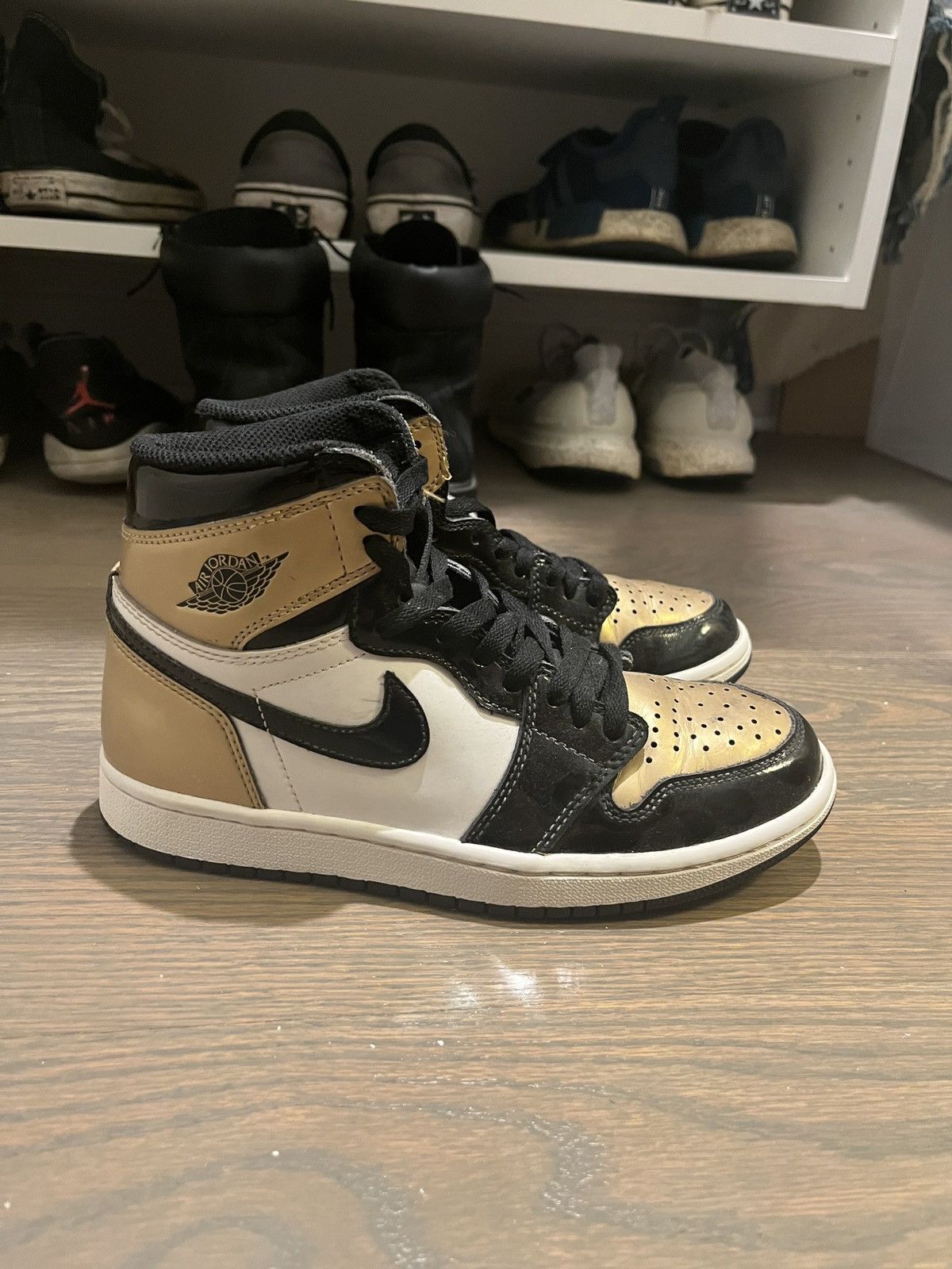 Jordan Brand Jordan 1 Gold Toe Size US 5.5 / EU 38 - 1 Thumbnail