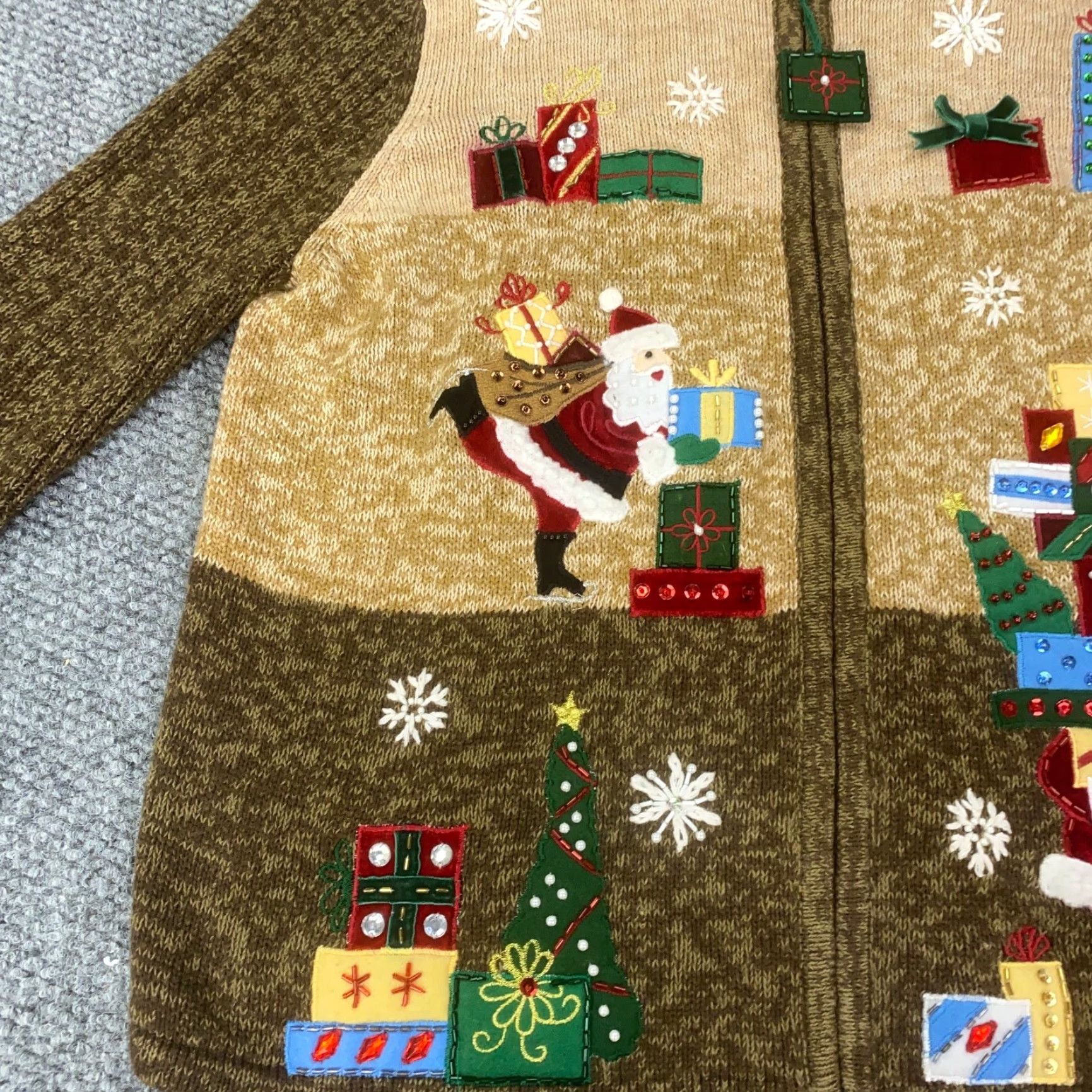 Vintage VINTAGE Tiara International Womens Sweater Cardigan XL Brown Christmas Holiday Santa Claus 3D Button Full Zip Knit Reg/Regular Women's Size XL / US 12-14 / IT 48-50 - 5 Thumbnail