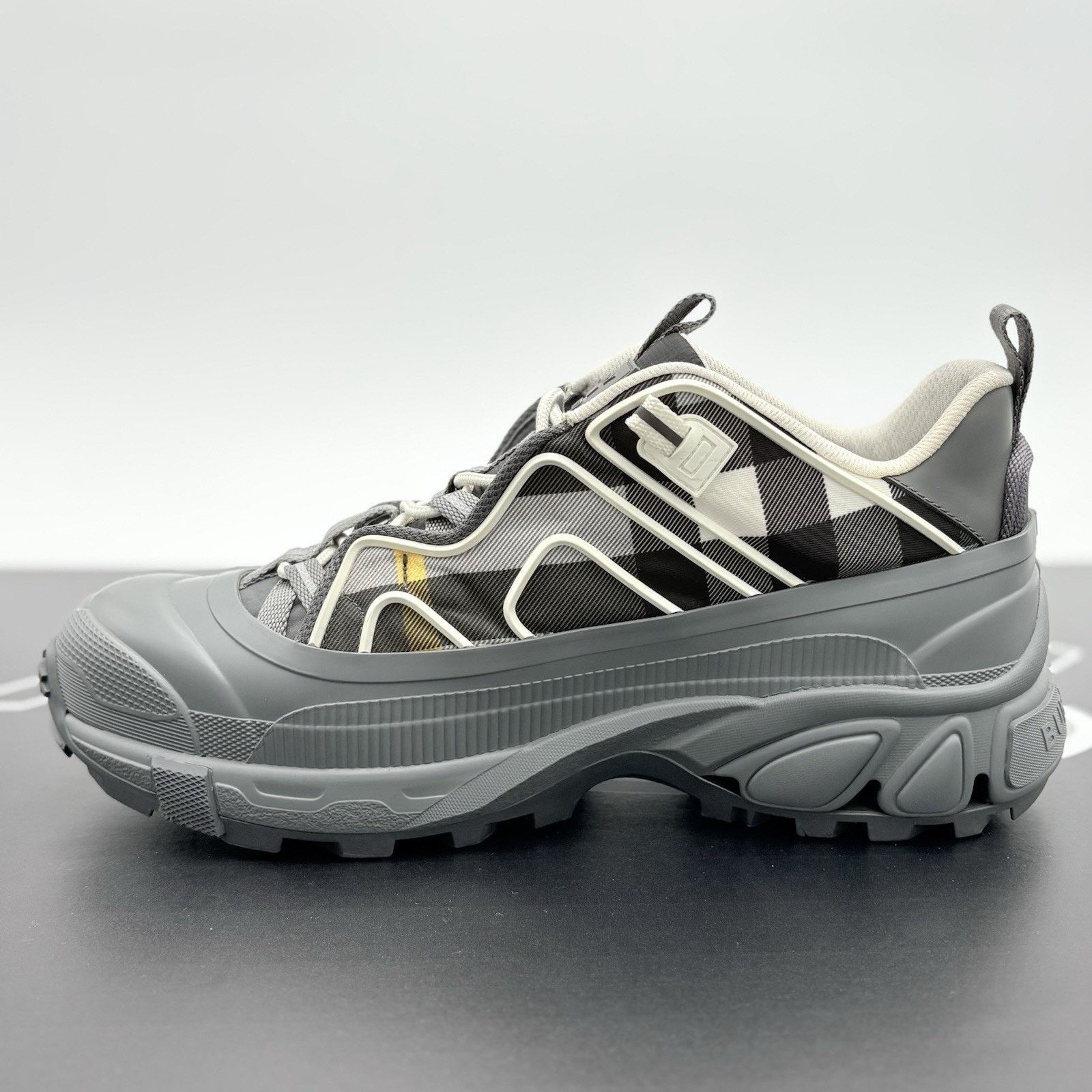 Burberry Burberry Ramsey Vintage Check ' Grey ' | SUPER CLEAN! Size US 11 / EU 44 - 4 Thumbnail