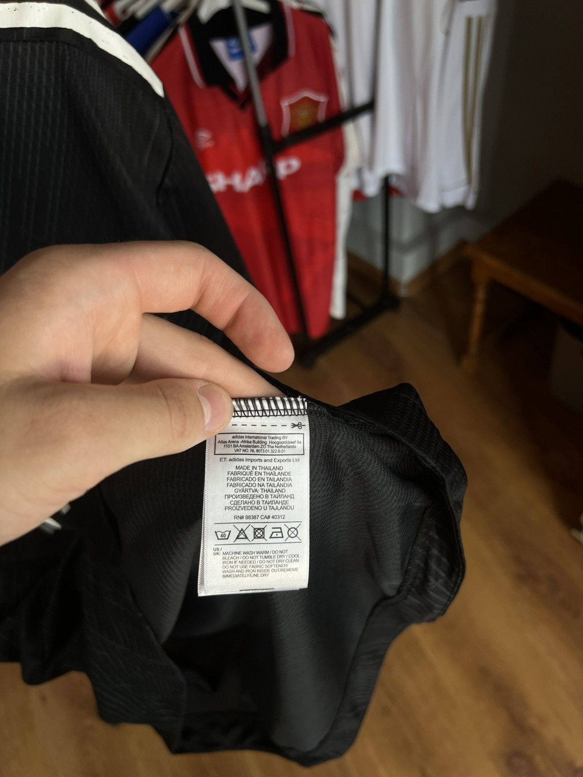 Y-3 Soccer Jersey Y-3 Real Madrid 2021/22 Balck Size US L / EU 52-54 / 3 - 11 Thumbnail