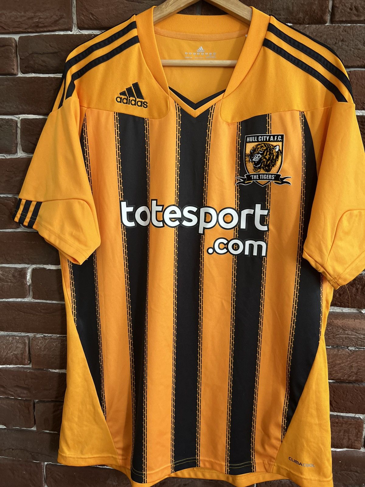Vintage Rare Hull City AFC Home Shirt 2010 Soccer Football Jersey Size US L / EU 52-54 / 3 - 3 Thumbnail