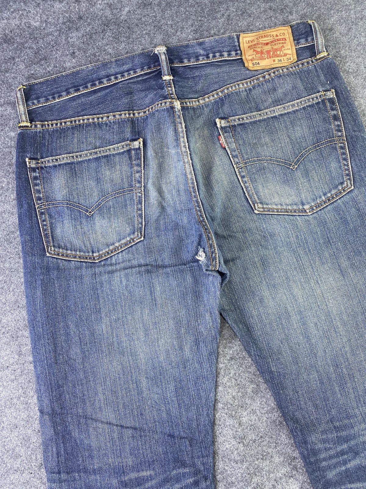 Vintage Levis 504 Blue Wash Jeans - J920