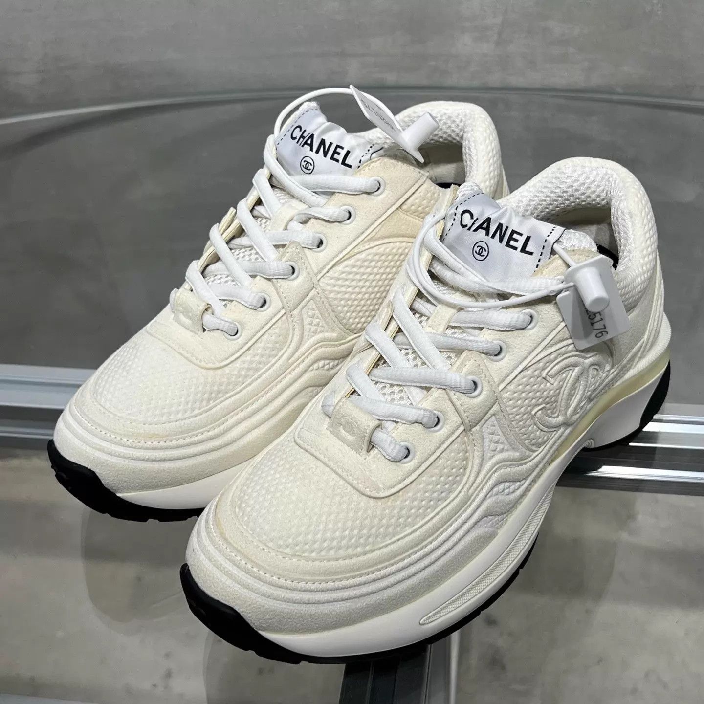 Chanel Chanel 24S White CC Sneaker 35 YH25175 Size US 4.5 / IT 34.5 - 2 Thumbnail