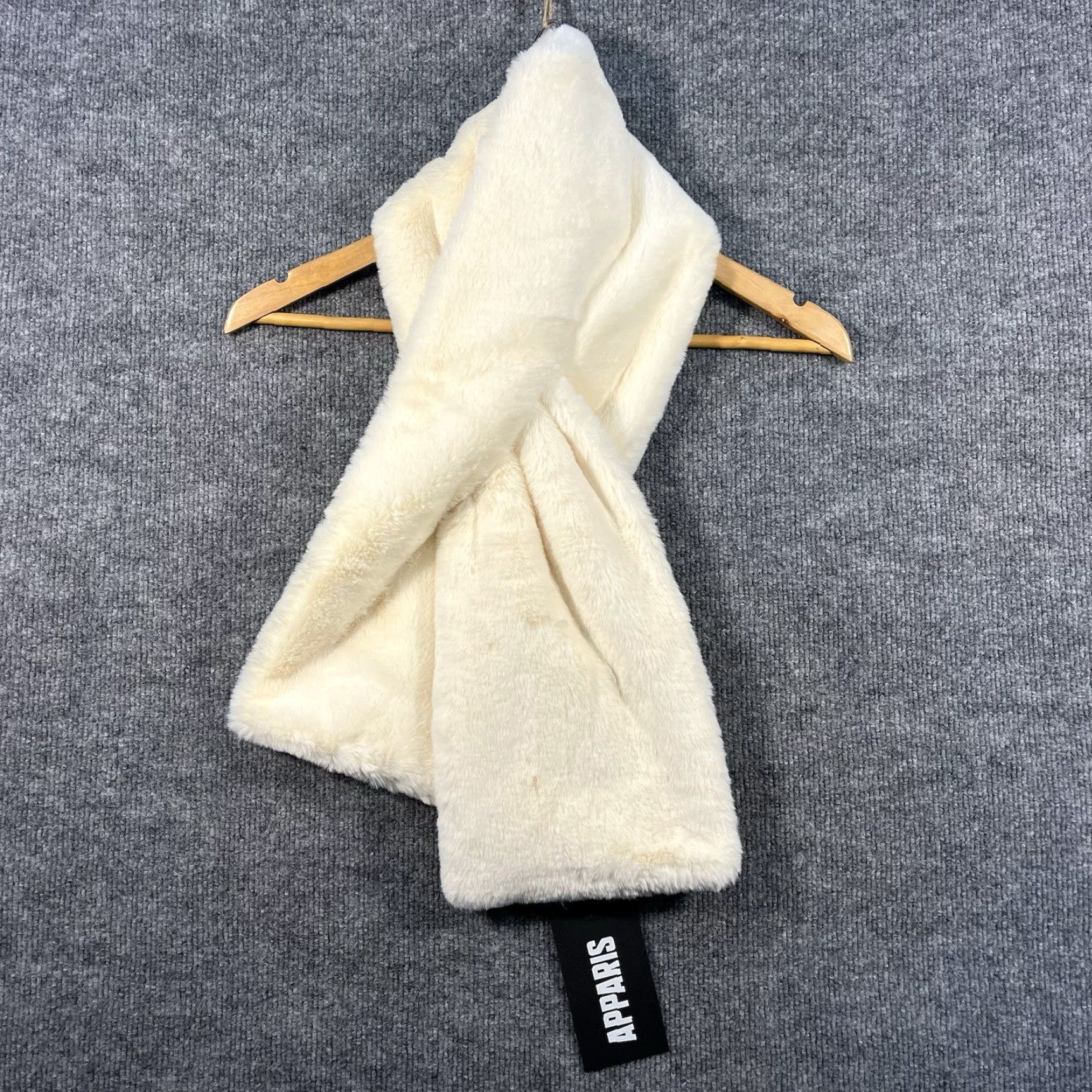 APPARIS Apparis Bambi Scarf Vegan Faux Fur NWT Size ONE SIZE - 2 Thumbnail