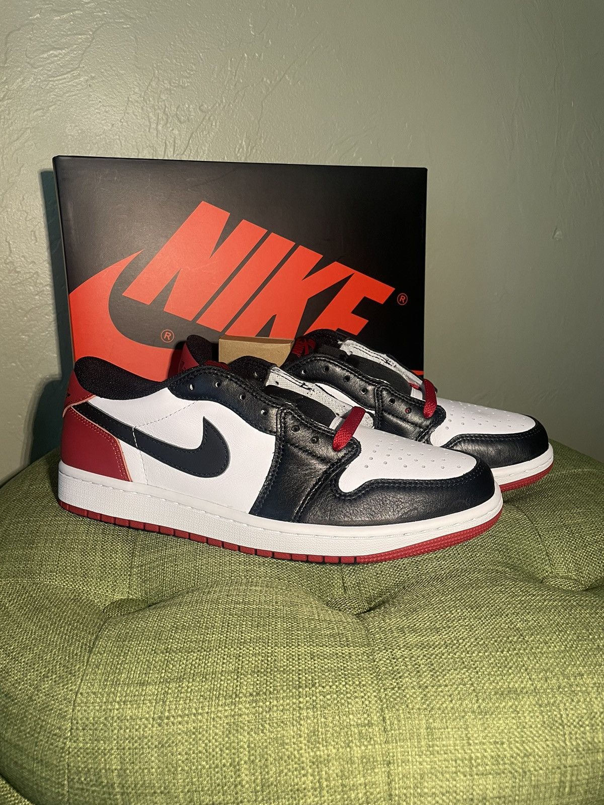 Jordan Brand × Nike Air Jordan 1 Retro Low OG Size US 8.5 / EU 41-42 - 1 Thumbnail