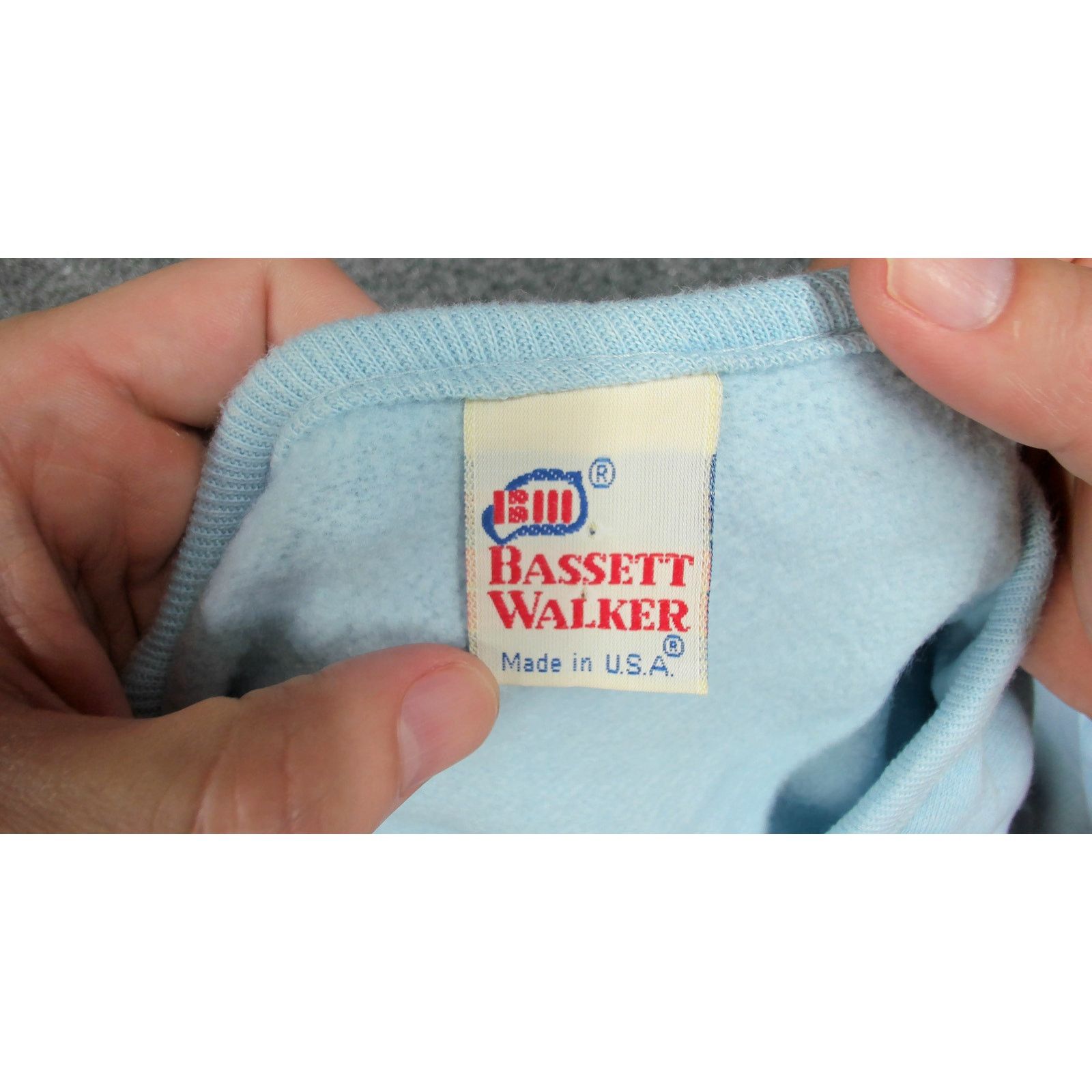 Vintage Bassett-Walker 80s USA Made Striped Sleeve Baby Blue V-Neck Size M / US 6-8 / IT 42-44 - 7 Thumbnail