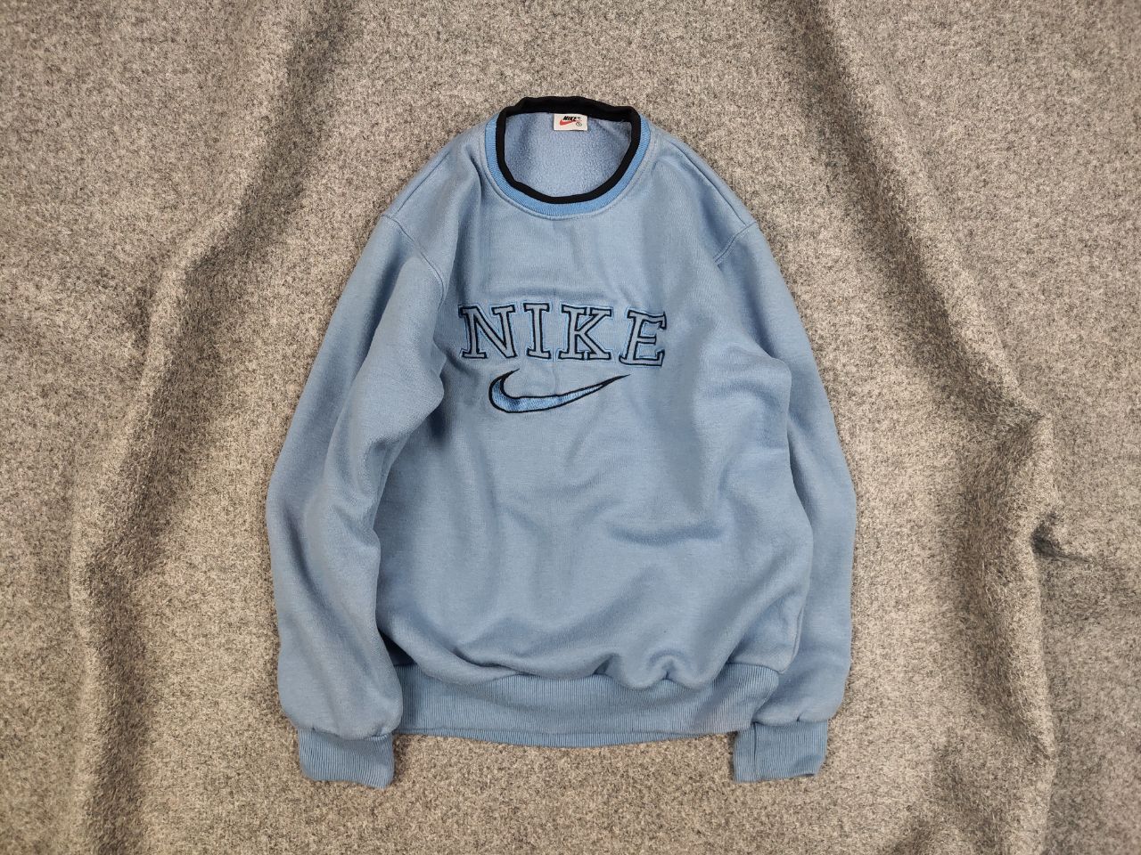 Nike Vintage 90's Nike center embroidered logo Blue Sweatshirt Size S / US 4 / IT 40 - 1 Thumbnail