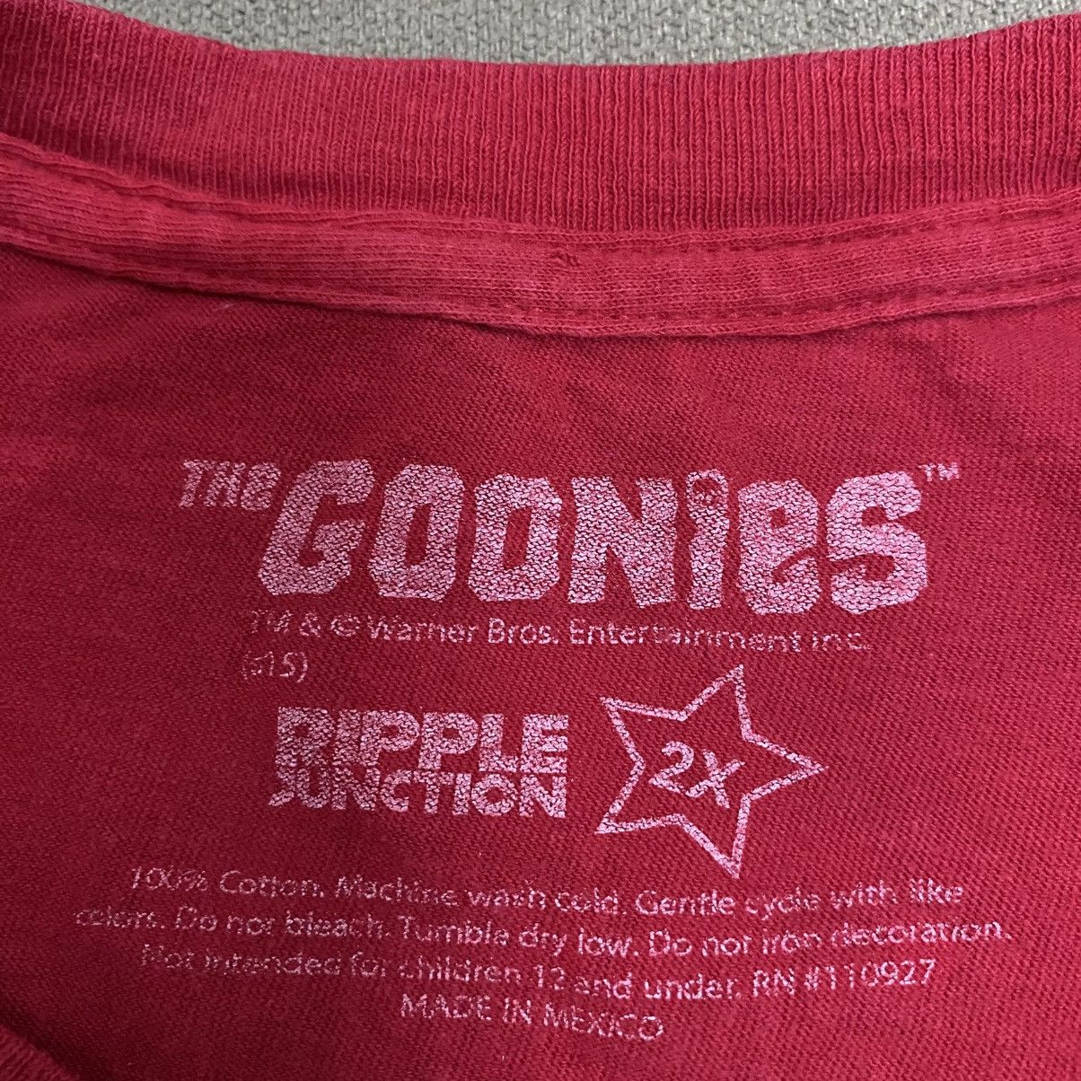 Warner Bros FILM THE GOONIES 30TH ANNIVERSARY Size US XL / EU 56 / 4 - 5 Thumbnail
