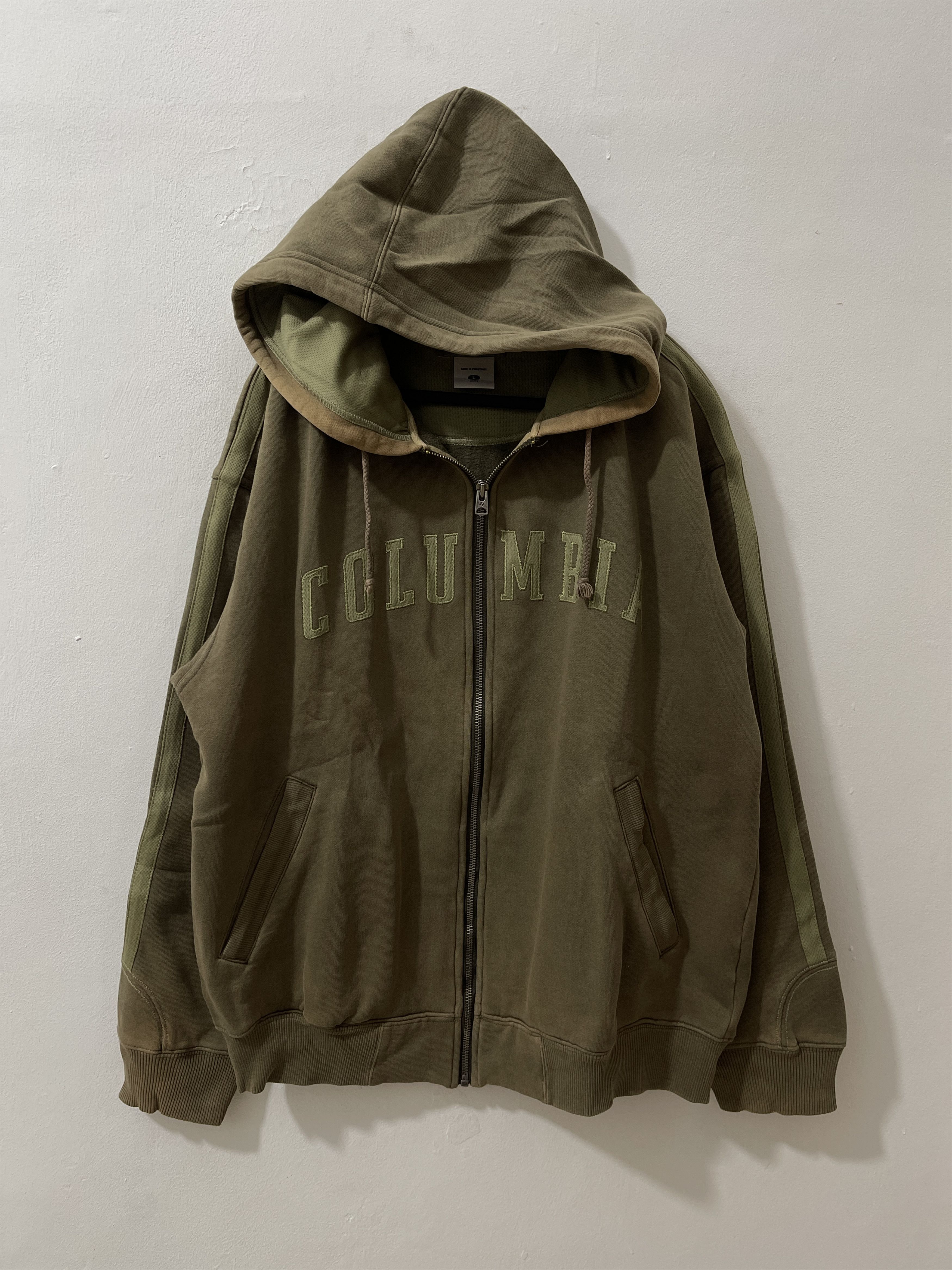 Japanese Brand Vintage Rare Columbia Y2k Sunfade Zip Hoodie Jacket Size US L / EU 52-54 / 3 - 1 Thumbnail