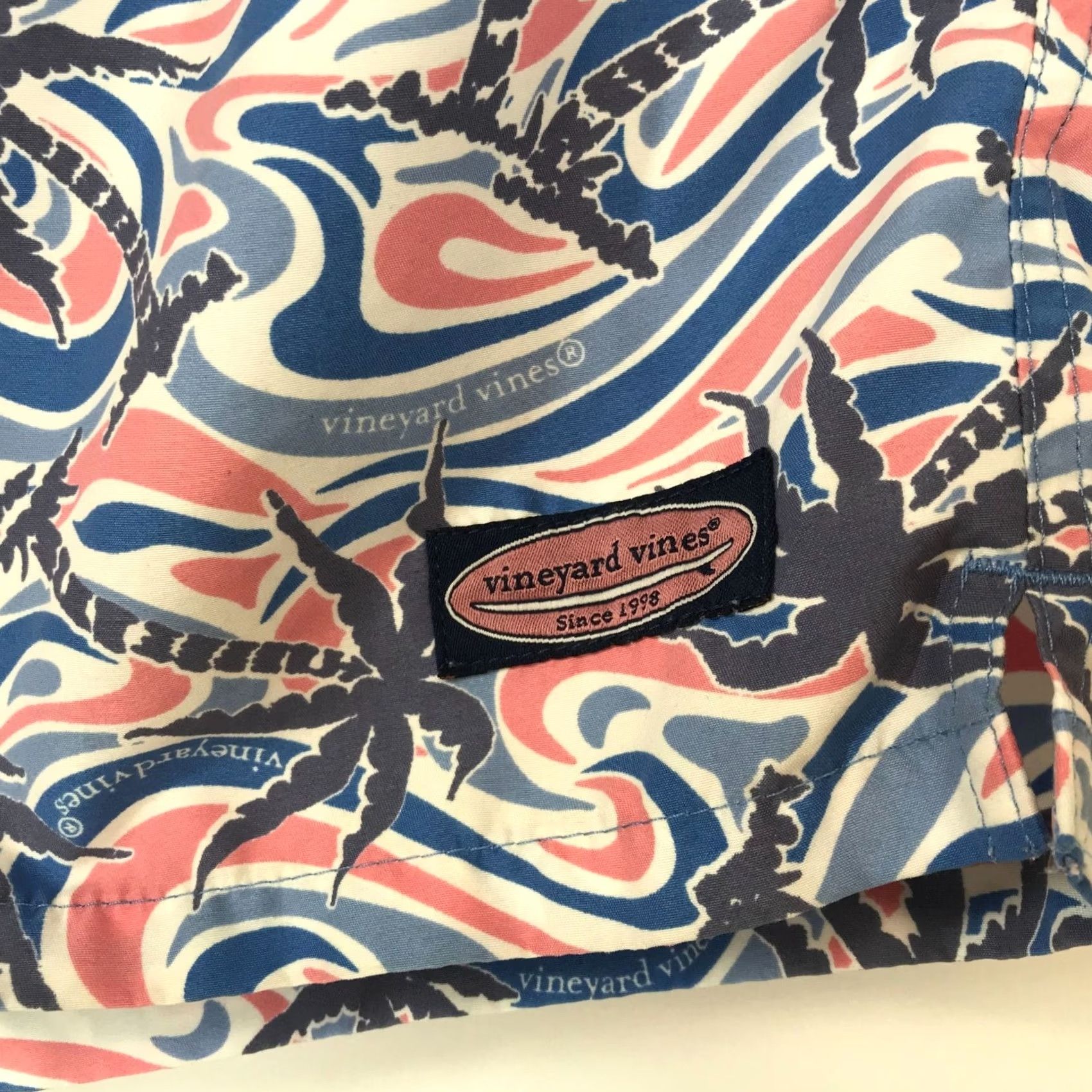 Vineyard Vines VINEYARD VINES Men Bottom L Swim Trunks Pink/Blue Lined 100% Polyester Size US 33 - 4 Thumbnail
