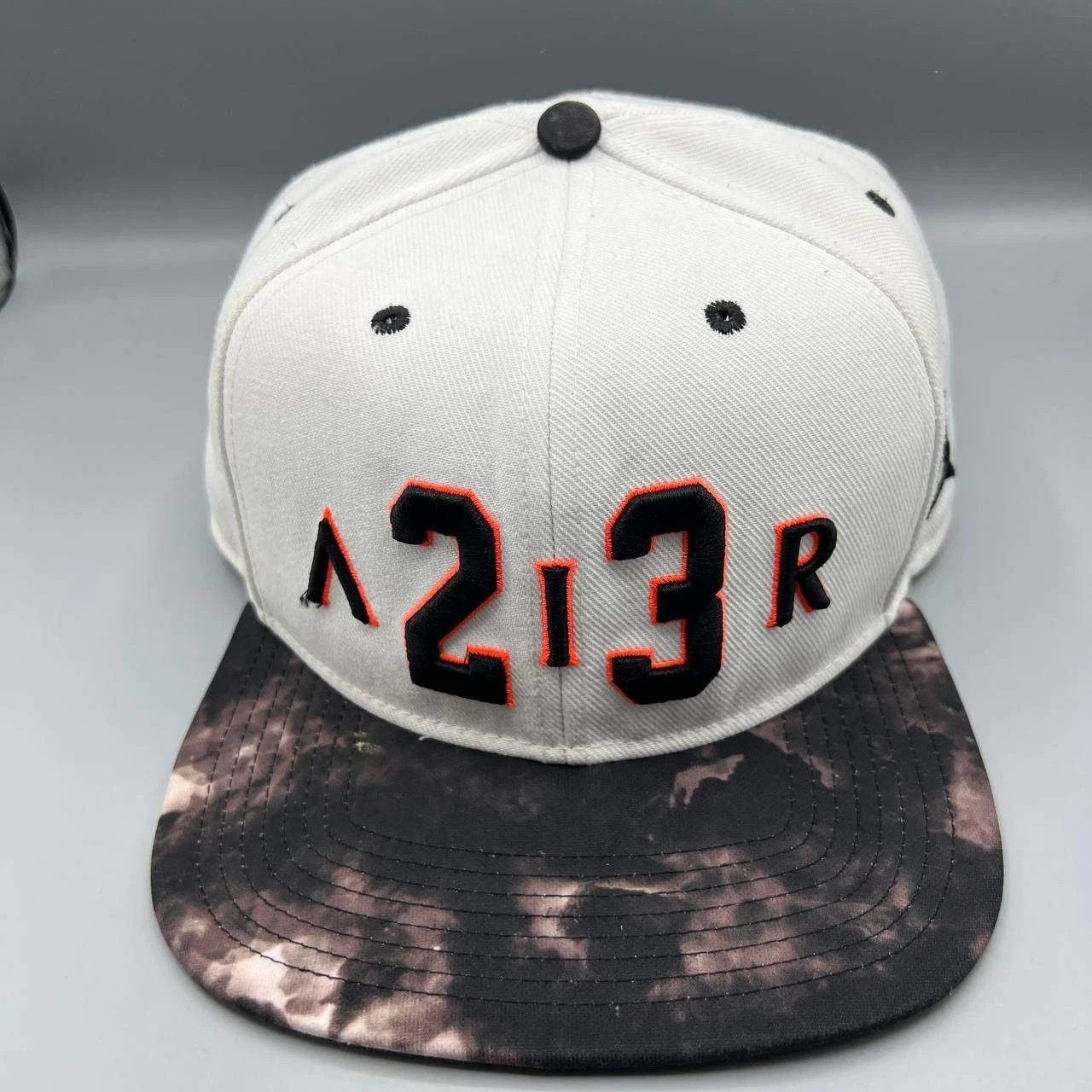 Jordan Brand Air Jordan 23 Hat Men Embroidered Jumpman Snap Back Cap Size ONE SIZE - 1 Thumbnail