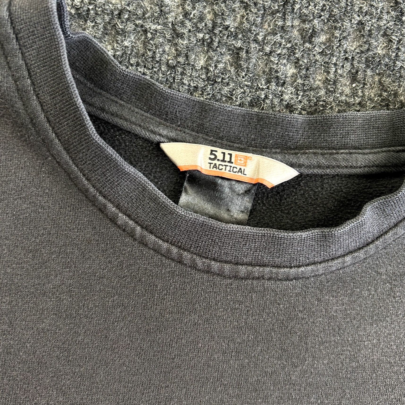 Vintage 511 Tactical Sweatshirt Men Large Black Pullover Graphic Double Sided Crewneck Size US L / EU 52-54 / 3 - 4 Thumbnail