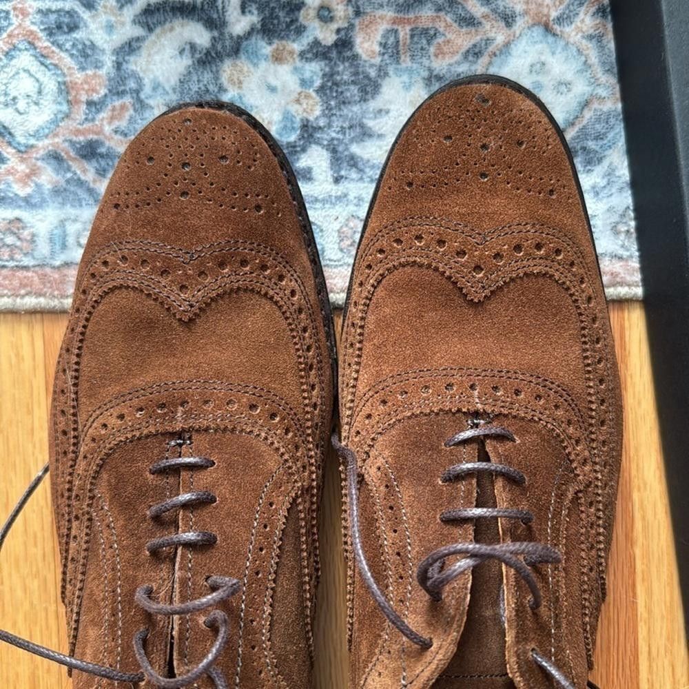 Allen Edmonds Allen Edmonds Neumok Suede Wingtip Oxford size 10.5 Size US 10.5 / EU 43-44 - 7 Thumbnail